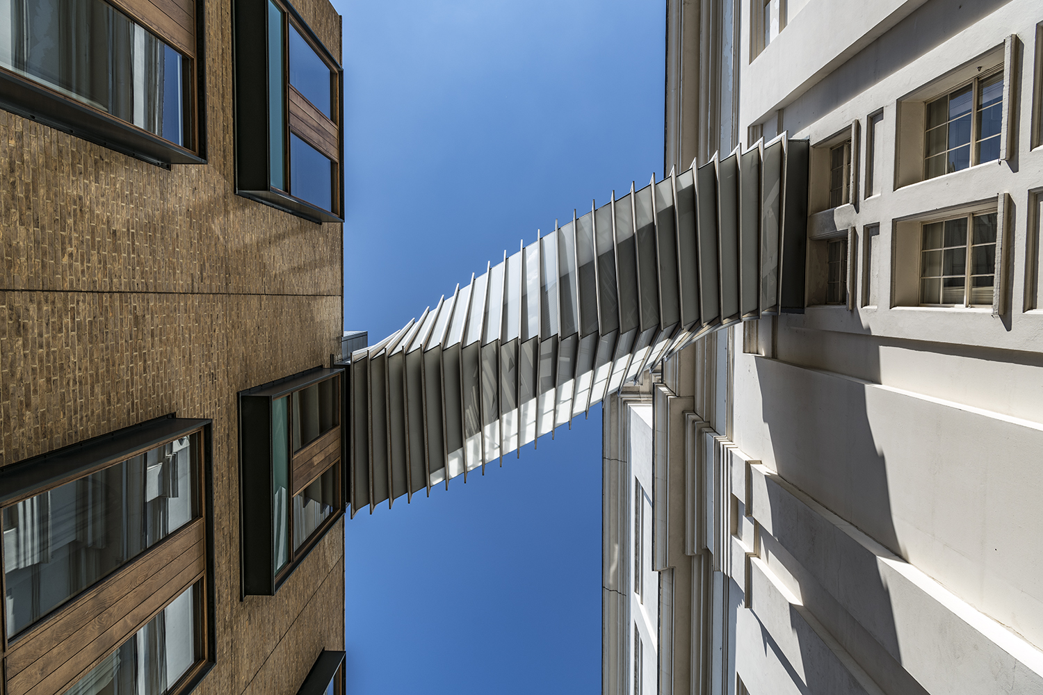 Walkway between two buildings (London)